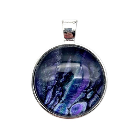 The Unbranded Brand Jewelry - Acrylic Paint Skin Jewelry Pendant